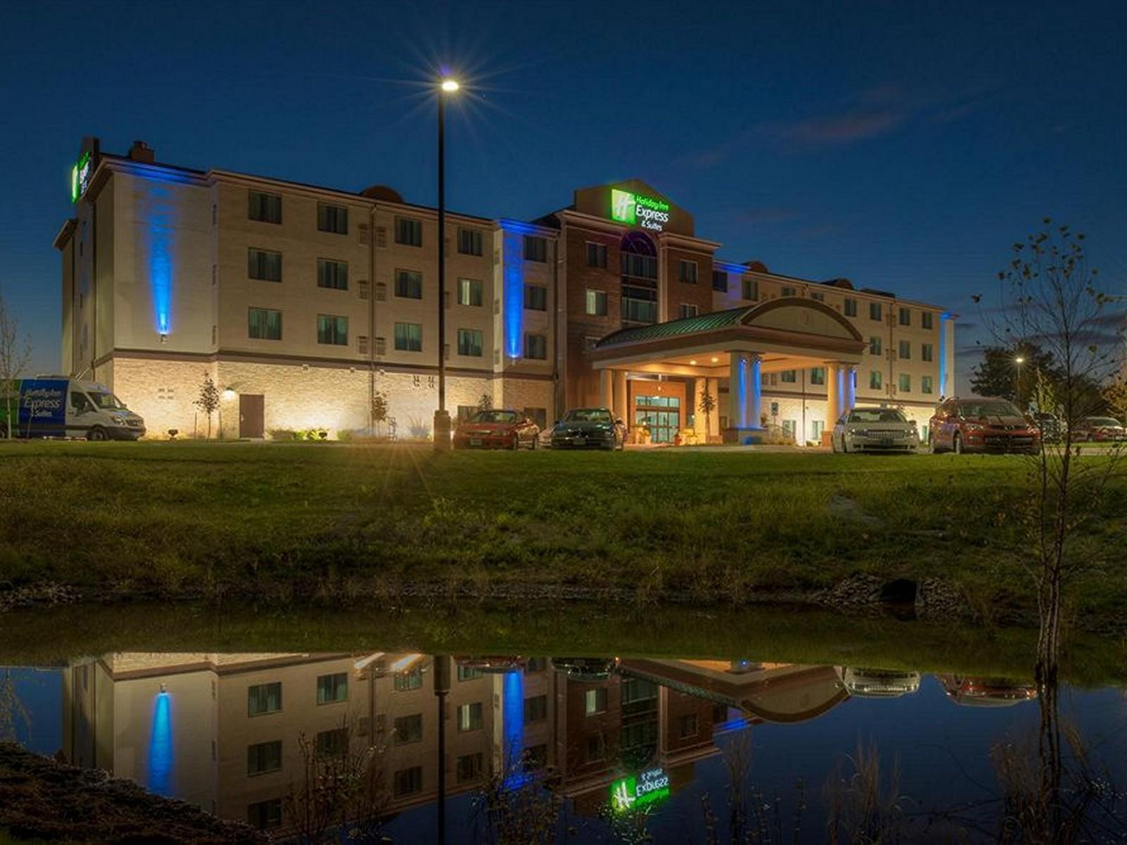 Holiday Inn Express & Suites Kansas City Airport By Ihg Exterior foto