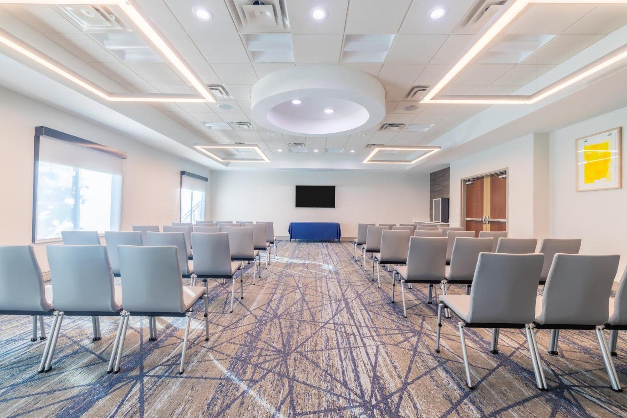 Holiday Inn Express & Suites Kansas City Airport By Ihg Exterior foto