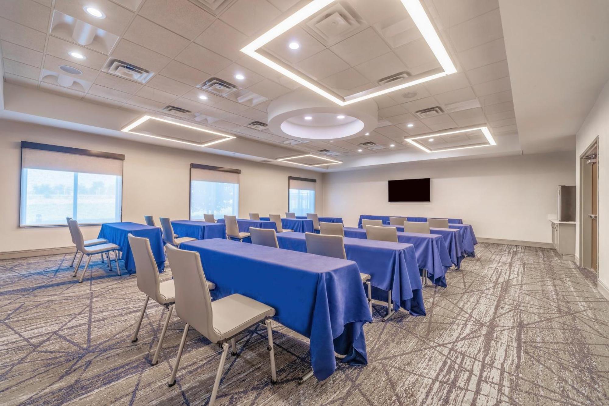 Holiday Inn Express & Suites Kansas City Airport By Ihg Exterior foto