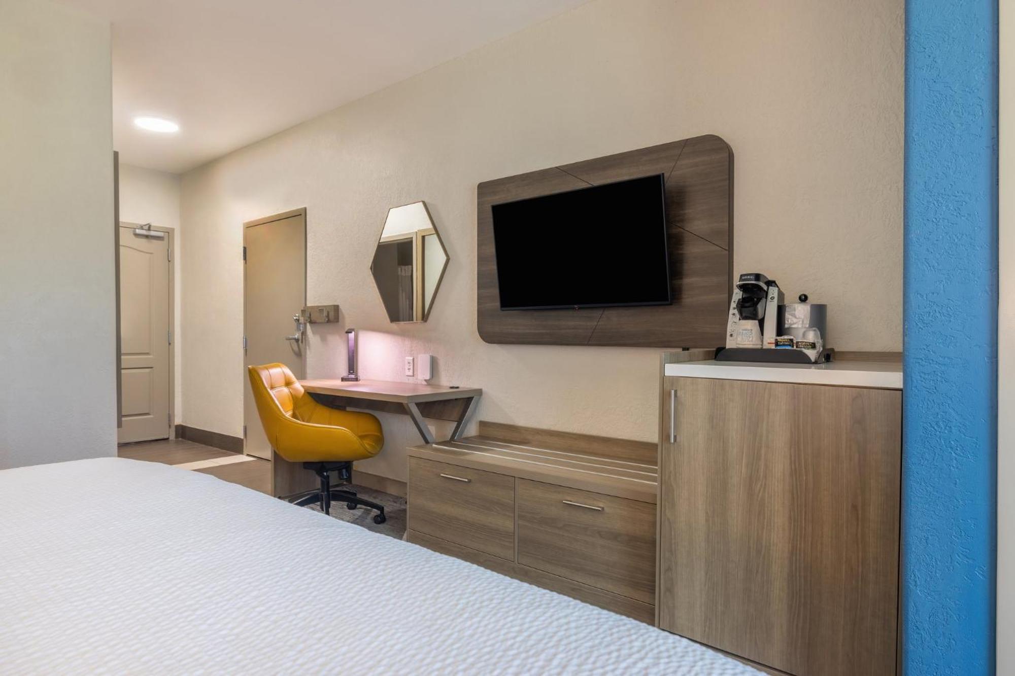 Holiday Inn Express & Suites Kansas City Airport By Ihg Exterior foto