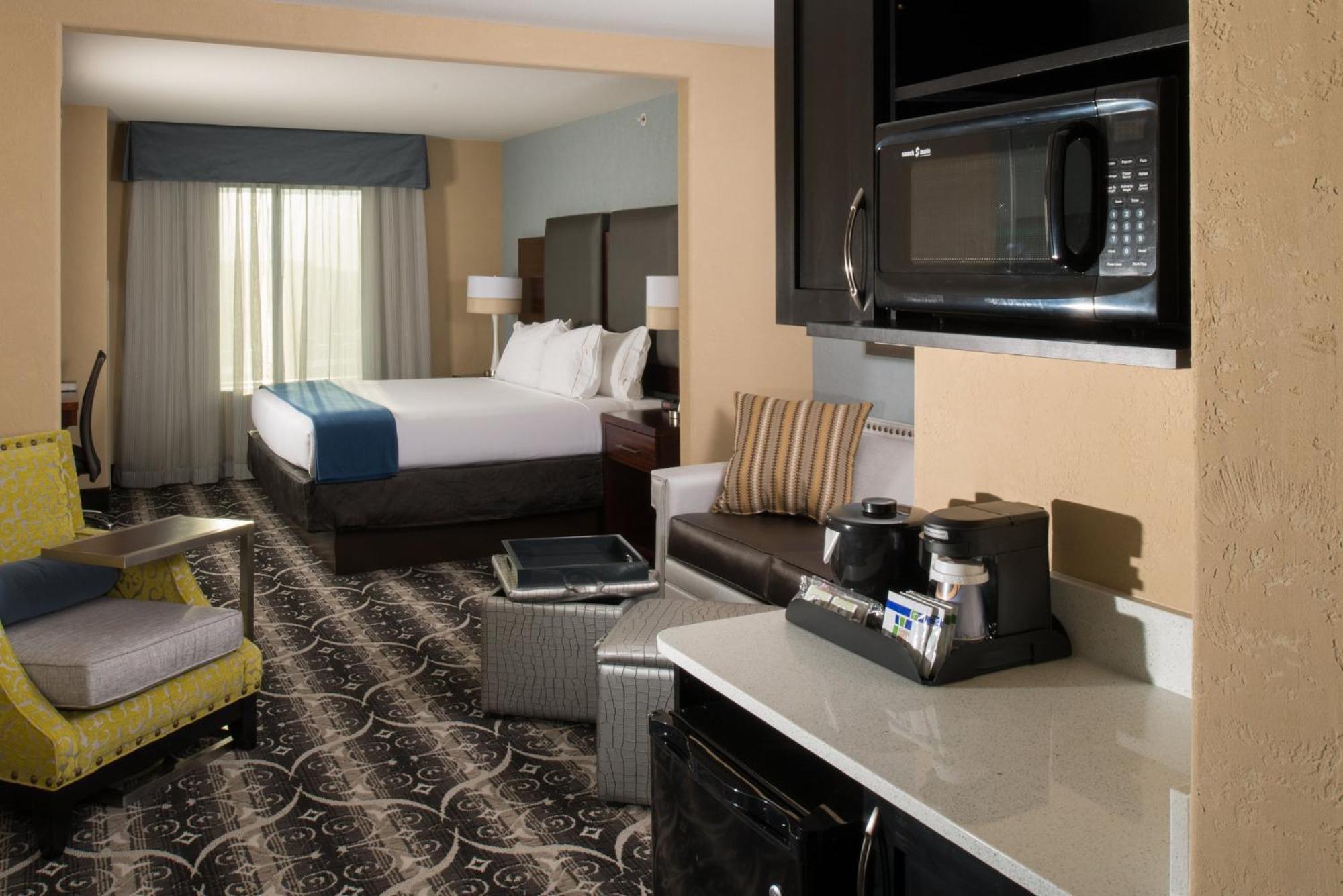 Holiday Inn Express & Suites Kansas City Airport By Ihg Exterior foto