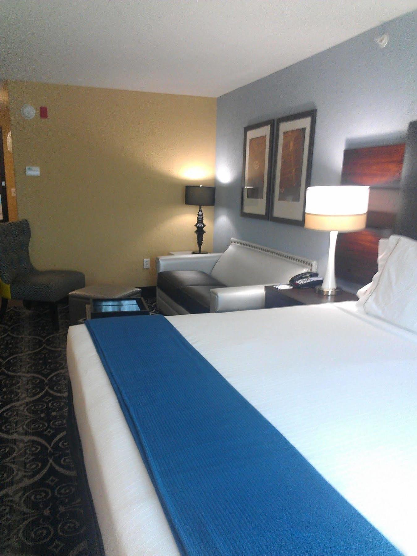 Holiday Inn Express & Suites Kansas City Airport By Ihg Zimmer foto